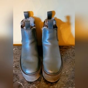 UGG classic mini platform boots in hunter green , sold out in store